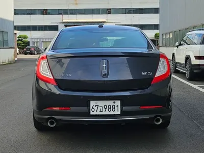Lincoln MKS 2014, 188959 км, за 2327.24 USD
