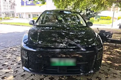 Li Auto Li Auto i8 2025, 22500 км, за 46216 USD