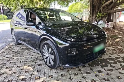Li Auto Li Auto i8 2025, 22500 км, за 46216 USD