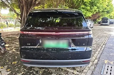 Li Auto Li Auto i8 2025, 22500 км, за 46216 USD