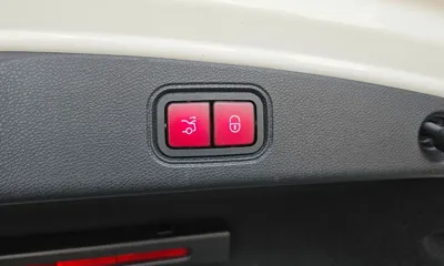 Mercedes-Benz E-Class 2019, 98793 км, за 21983.72 USD - фото 30