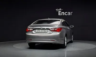 Hyundai Sonata 2011, 199401 км, за 1717.87 USD