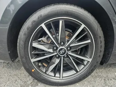Hyundai Grandeur 2021, 104000 км, за 12899.03 USD