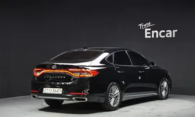 Hyundai Grandeur 2018, 128659 км, за 7928.64 USD
