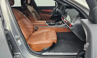 BMW 7-Series 2024, 66597 км, за 60579.84 USD - фото 26