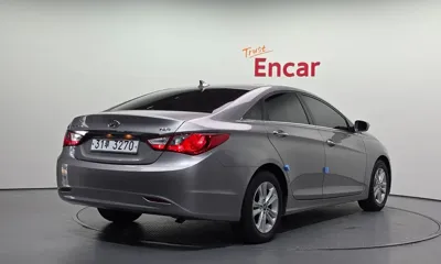 Hyundai Sonata 2010, 181224 км, за 1755.18 USD