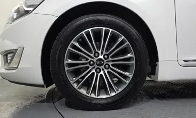 Kia K7 2016, 137456 км, за 4228.47 USD