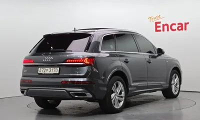 Audi Q7 2021, 50643 км, за 34201.53 USD
