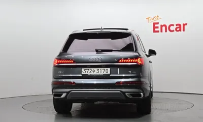 Audi Q7 2021, 50643 км, за 34201.53 USD