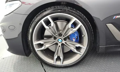 BMW 5-Series 2022, 29570 км, за 42931.62 USD