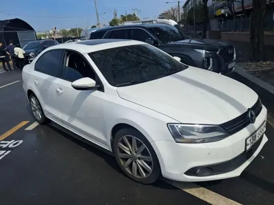 Volkswagen Jetta 2013, 165545 км, за 1962.72 USD