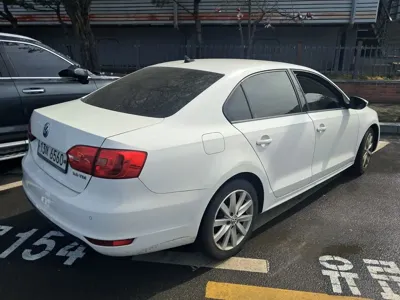 Volkswagen Jetta 2013, 165545 км, за 1962.72 USD