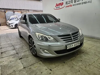 Hyundai Genesis 2012, 248900 км, за 2279.09 USD