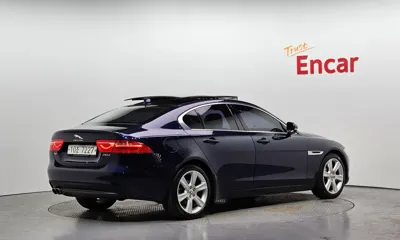 Jaguar XE 2017, 120404 км, за 5310.49 USD