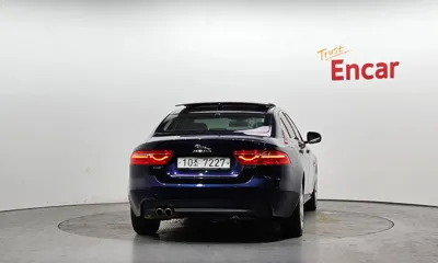 Jaguar XE 2017, 120404 км, за 5310.49 USD
