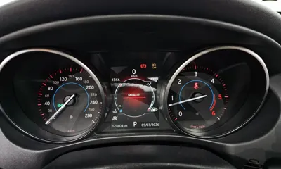 Jaguar XE 2017, 120404 км, за 5310.49 USD - фото 8