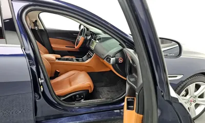 Jaguar XE 2017, 120404 км, за 5310.49 USD - фото 11