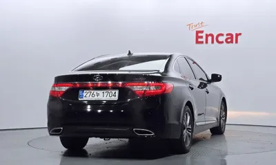Hyundai Grandeur 2014, 181439 км, за 3577.94 USD