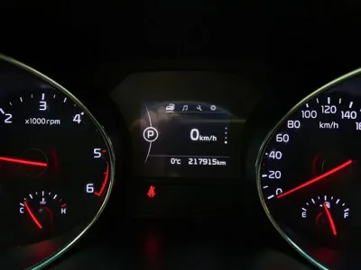 Kia Canival 2016, 217000 км, за 3872.92 USD