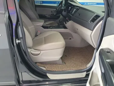 Kia Canival 2016, 217000 км, за 3841.89 USD - фото 8