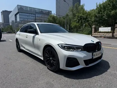 BMW 3 Series 2022, 49000 км, за 23333.62 USD
