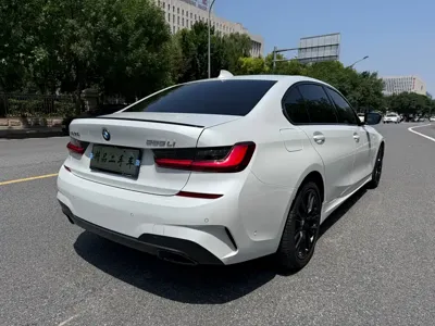 BMW 3 Series 2022, 49000 км, за 23333.62 USD