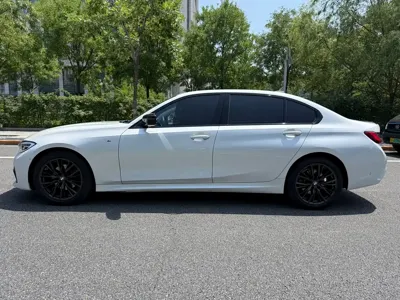 BMW 3 Series 2022, 49000 км, за 23333.62 USD