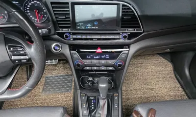 Hyundai Avante 2018, 93936 км, за 7377.22 USD - фото 16