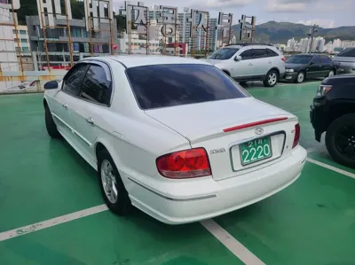 Hyundai Sonata 2004, 159000 км, за 1175.77 USD