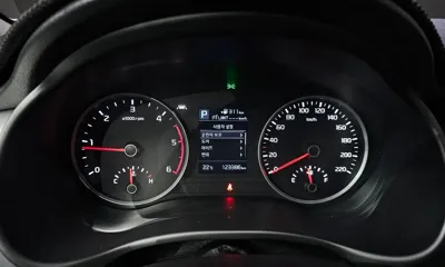 Kia Stonic 2018, 123386 км, за 5842.2 USD - фото 8