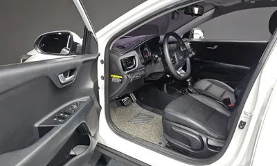 Kia Stonic 2018, 123386 км, за 5842.2 USD - фото 10
