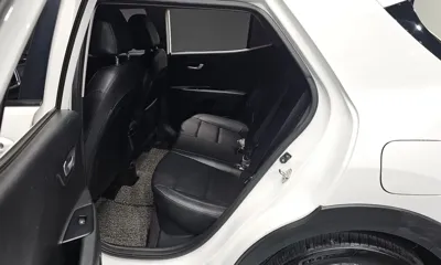 Kia Stonic 2018, 123386 км, за 5842.2 USD - фото 12