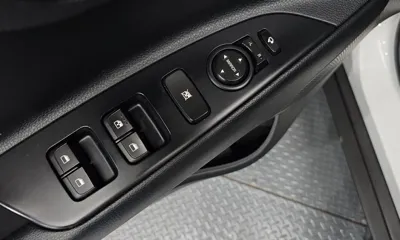 Kia Stonic 2018, 123386 км, за 5842.2 USD - фото 13