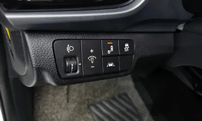 Kia Stonic 2018, 123386 км, за 5842.2 USD - фото 14