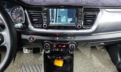Kia Stonic 2018, 123386 км, за 5842.2 USD - фото 17