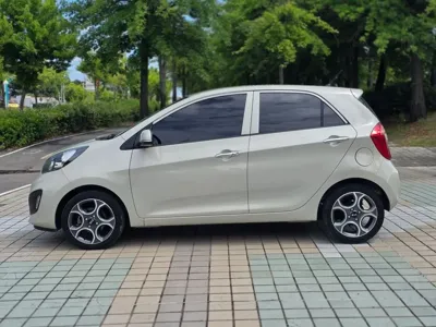 Kia Morning 2012, 71749 км, за 2782.63 USD