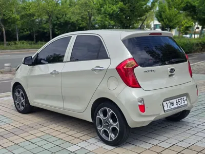 Kia Morning 2012, 71749 км, за 2782.63 USD