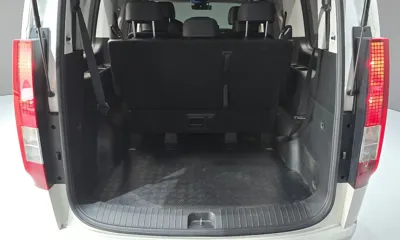 Hyundai Staria 2023, 49712 км, за 15926.67 USD - фото 29