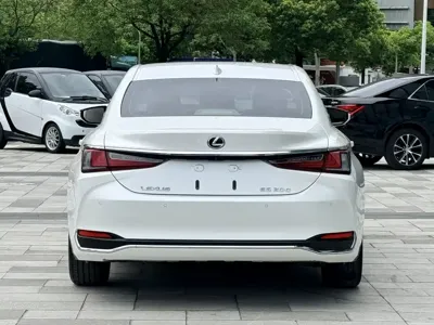 Lexus ES 2022, 18000 км, за 26492.19 USD