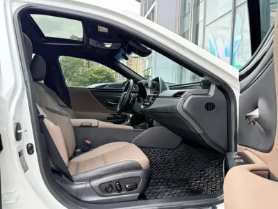 Lexus ES 2022, 18000 км, за 26253.97 USD - фото 8