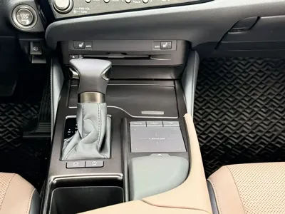 Lexus ES 2022, 18000 км, за 26253.97 USD - фото 13