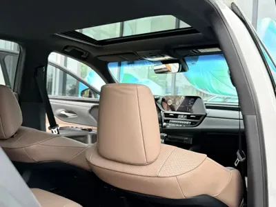 Lexus ES 2022, 18000 км, за 26253.97 USD - фото 17