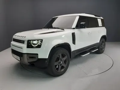 Land Rover Defender · 2022 год