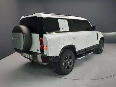 Land Rover Defender 2022, 48000 км, за 43973.96 USD