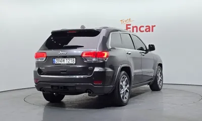 Jeep Cherokee 2021, 48318 км, за 16129.04 USD
