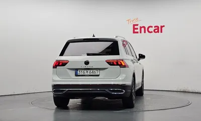 Volkswagen Tiguan 2022, 50449 км, за 20101.5 USD