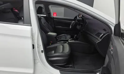 Hyundai Avante 2017, 90223 км, за 6505.34 USD - фото 11