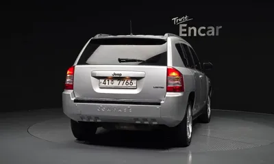 Jeep Compass 2009, 124068 км, за 1784.77 USD