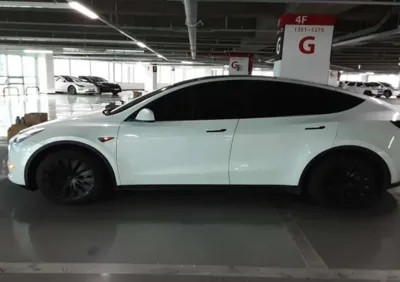 Tesla Model Y 2022, 126926 км, за 5070.53 USD