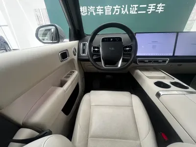 Li Auto Li L8 2025, 9000 км, за 42699.87 USD